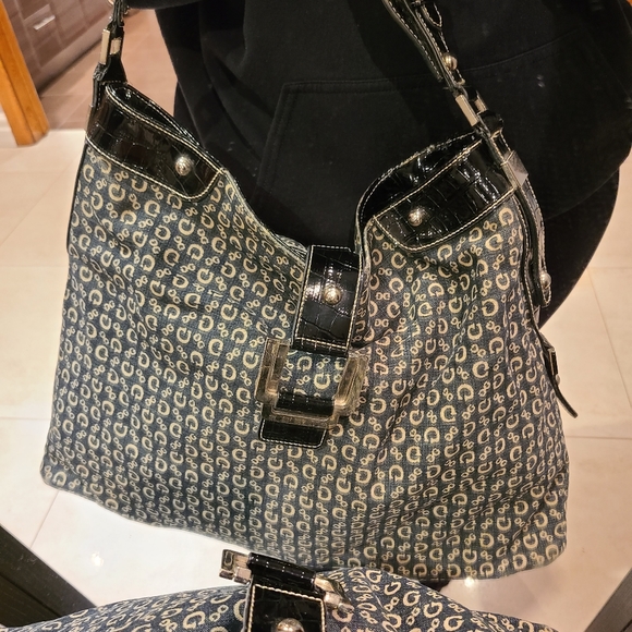 Guess hobo purse - Picture 2 of 11
